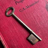 ドイツ 1950-1970年代頃 ドイツ製家具用鍵 刻印Taylor No563 アンティークキー｜(約9.5cm)