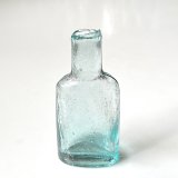 イギリス 小さなアンティークガラス瓶 古いボトル 英国インテリア雑貨 (約高さ7.6cm)など新着アップ