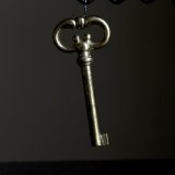 フランス 1900-1950年代頃 フランス製 アンティーク装飾キー｜フランスの時を閉じ込めた、美しき一点｜(約7.7cm) [EW0657]