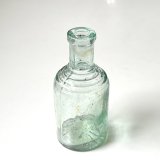 イギリス アンティーク ガラスボトル 古いガラス瓶(約高さ10.3cm) [EY8970]