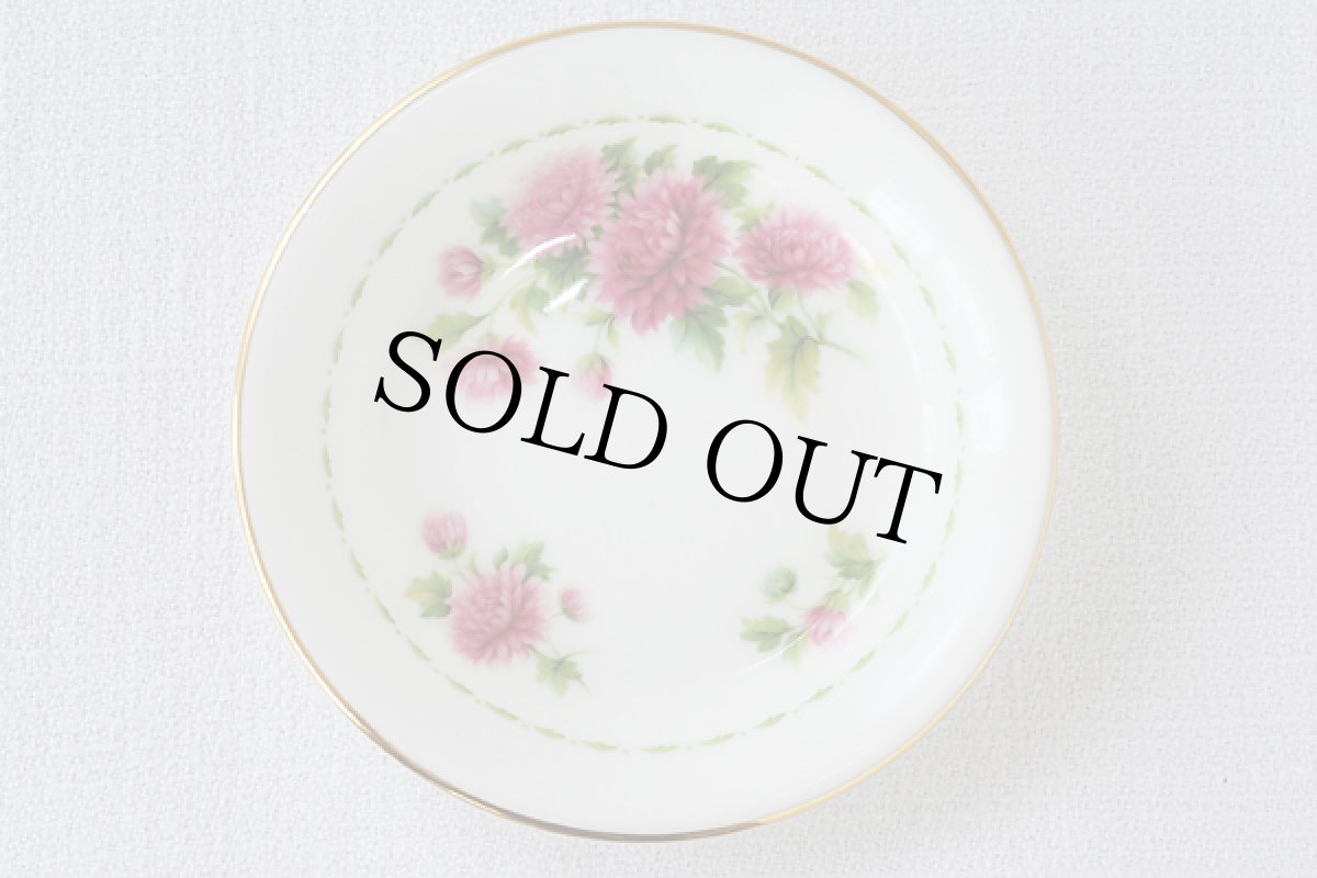 画像2: 〈イギリス〉ロイヤルアルバート小さなお皿 11月の花キク (2)