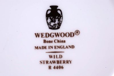 画像2: 〈イギリス〉レア廃盤品 アンティークウエッジウッド アッシュトレイ　ワイルドストロベリー