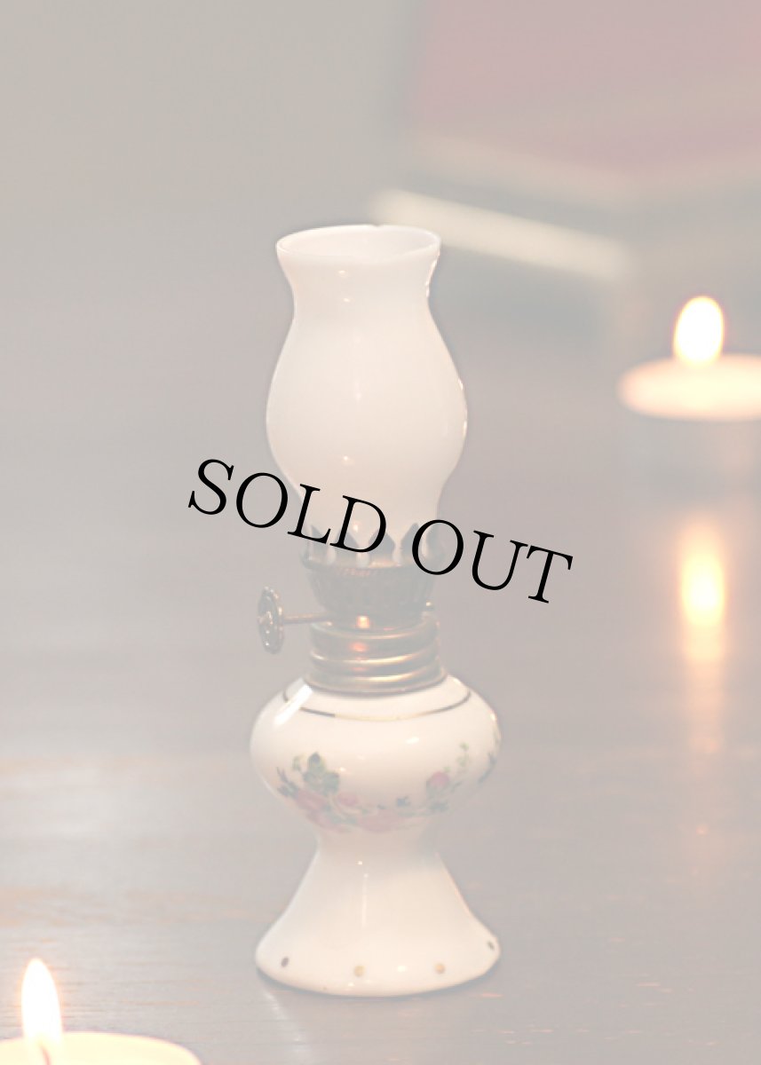 画像2: 〈アメリカ〉1970年代　ドット模様そして可愛らしいローズが咲き誇るビンテージ 陶器オイルランプ ローズ (2)