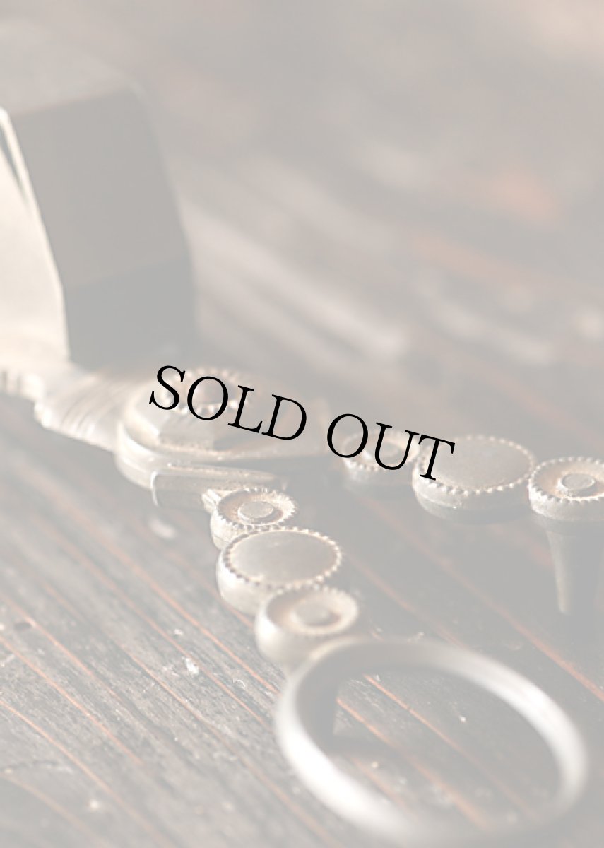 画像2: 〈イギリス〉1940年代 優雅なデザインのアンティーク キャンドルスナファ(蝋燭消し) (2)