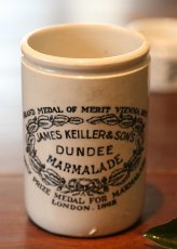 画像2: 〈イギリス〉1900年代 ダンディ社のマーマレード ロゴ入り陶器ジャー (2)