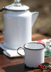 画像2: 〈イギリス〉清涼感のある人気のホワイトホーローのマグカップ (2)