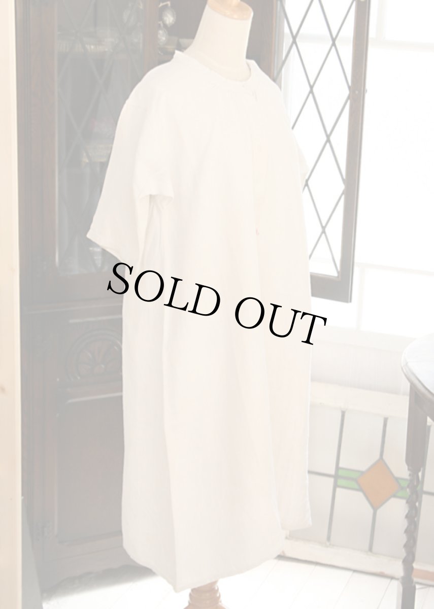 画像2: 〈ドイツ〉1900年代ジャーマンホームスパンリネン　ワンピース 手刺繍モノグラムEM (2)