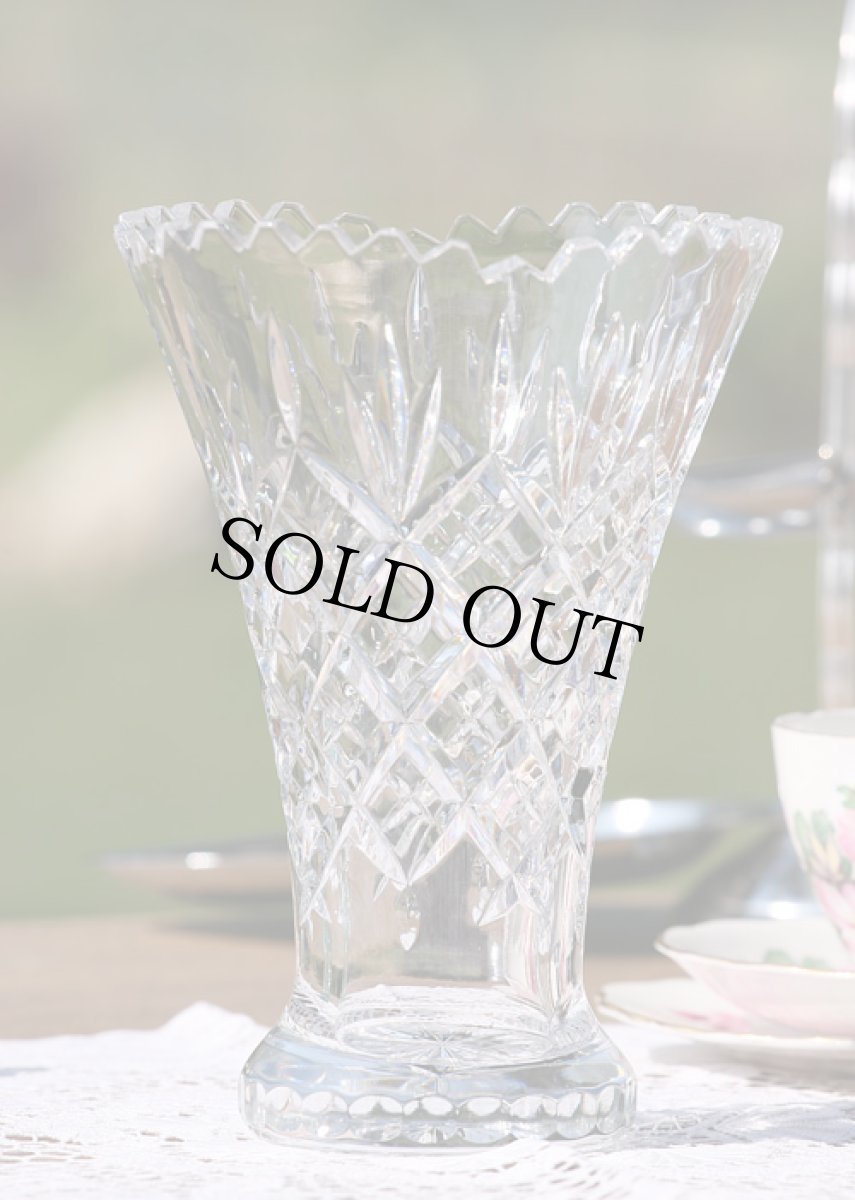 画像2: 〈イギリス〉1930年代 アンティーククリスタルガラス　分厚くずっしりとしたフラワーベース (2)