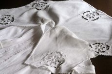 画像13: 〈ヨーロッパ〉1920年代　上品なカットワーク刺繍のベビーケープコート (13)