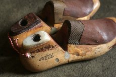 画像9: 〈ベルギー〉子供用　ブロカント木製靴型 (9)
