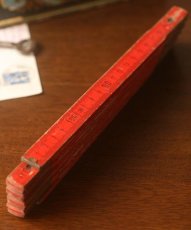 画像1: 〈ベルギー〉ブロカント 折りたたみ木製ルーラー(定規)両側cm目盛、全長200cm (1)