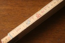 画像3: 〈ベルギー〉スウェーデン製ブロカント折りたたみ式木製ルーラー(定規) 両側cm目盛り、全長200cm (3)