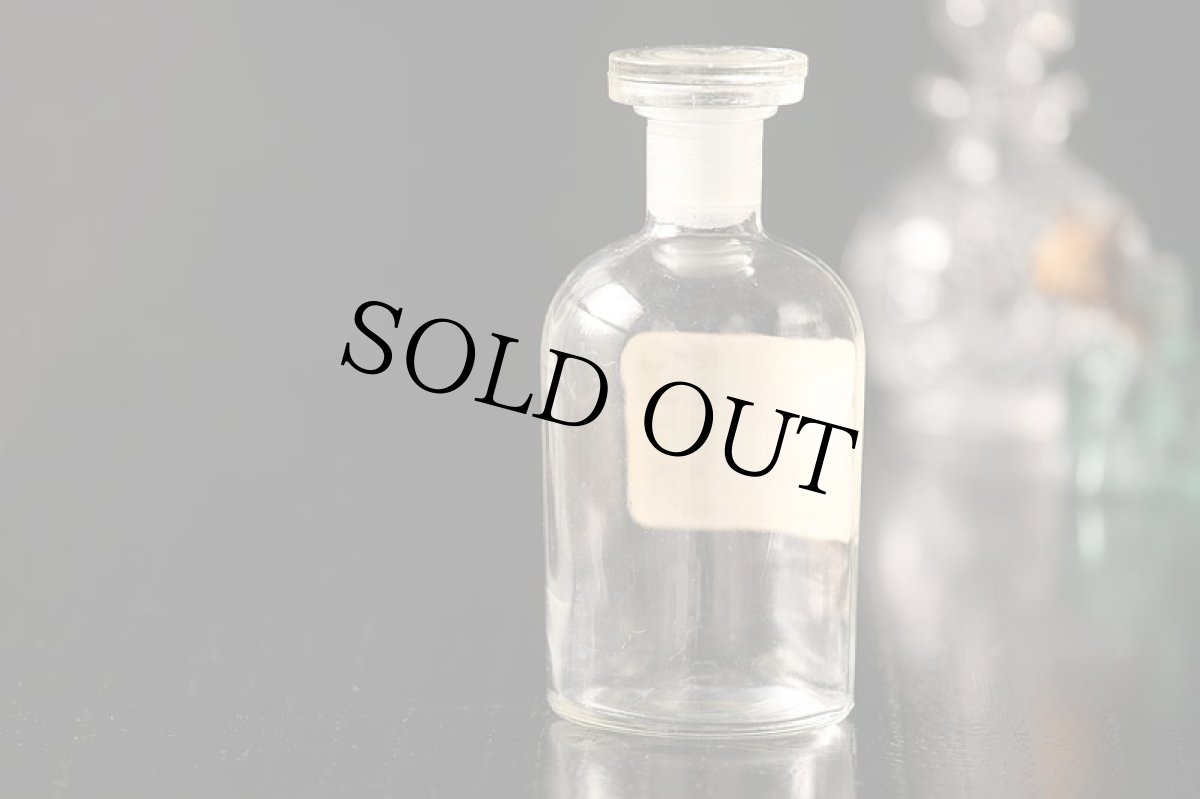 画像5: 〈イギリス〉 英字ラベルガラスボトルガラスキャップ付き (約高さ14.6cm) (5)