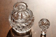 画像12: 〈イギリス〉 アンティーククリスタルガラスボトル ガラスキャップ付き (約高さ13cm) (12)