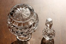 画像14: 〈イギリス〉 アンティーククリスタルガラスボトル ガラスキャップ付き (約高さ13cm) (14)