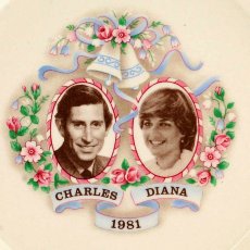 画像3: 〈イギリス〉1981年 ロイヤルウエディング チャールズ＆ダイアナご成婚記念のピンディッシュ (3)