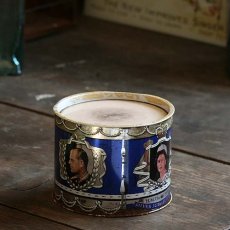 画像4: 〈イギリス〉 エリザベス女王の即位25 年記念1952-1977 缶 (4)