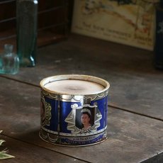 画像1: 〈イギリス〉 エリザベス女王の即位25 年記念1952-1977 缶 (1)