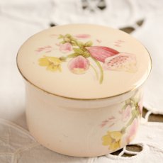 画像5: 〈Royal Worcester〉Palissy可愛い花々の手書き陶磁器BOX　 (5)