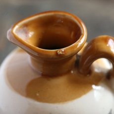 画像5: 〈イギリス〉COLUMBA CREAM 注ぎ口と取っ手付きアンティーククリーム陶器ポット（約 高さ7.2ｃｍ） (5)