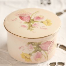 画像1: 〈Royal Worcester〉Palissy可愛い花々の手書き陶磁器BOX　 (1)
