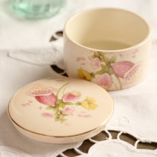 画像6: 〈Royal Worcester〉Palissy可愛い花々の手書き陶磁器BOX　 (6)