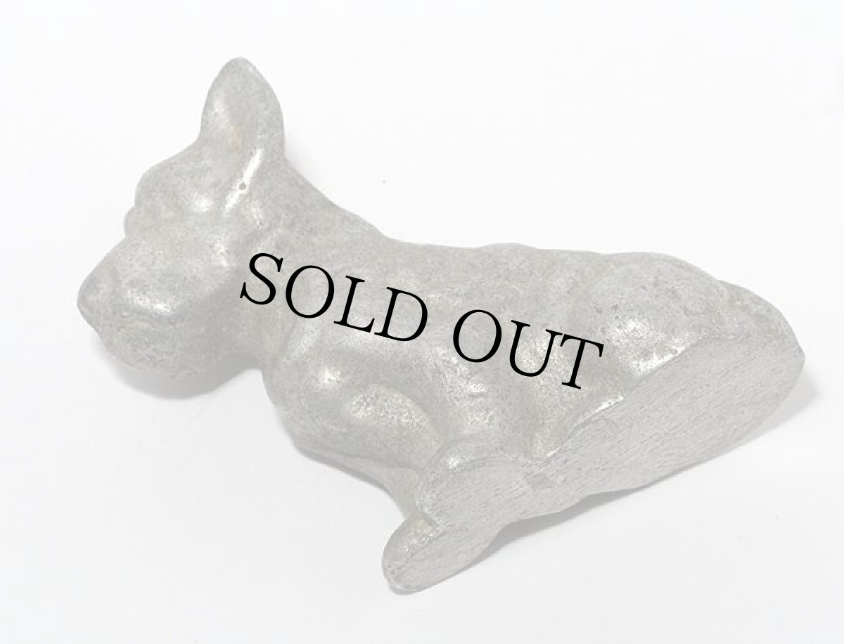 画像2: 〈イギリス〉1950年代 テリア犬の置物ペーパーウエイト フィギュアオーナメント (2)