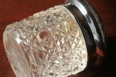 画像8: 〈イギリス〉チェスター1926年代 純銀製の銀細工モノグラムのガラス瓶 (8)