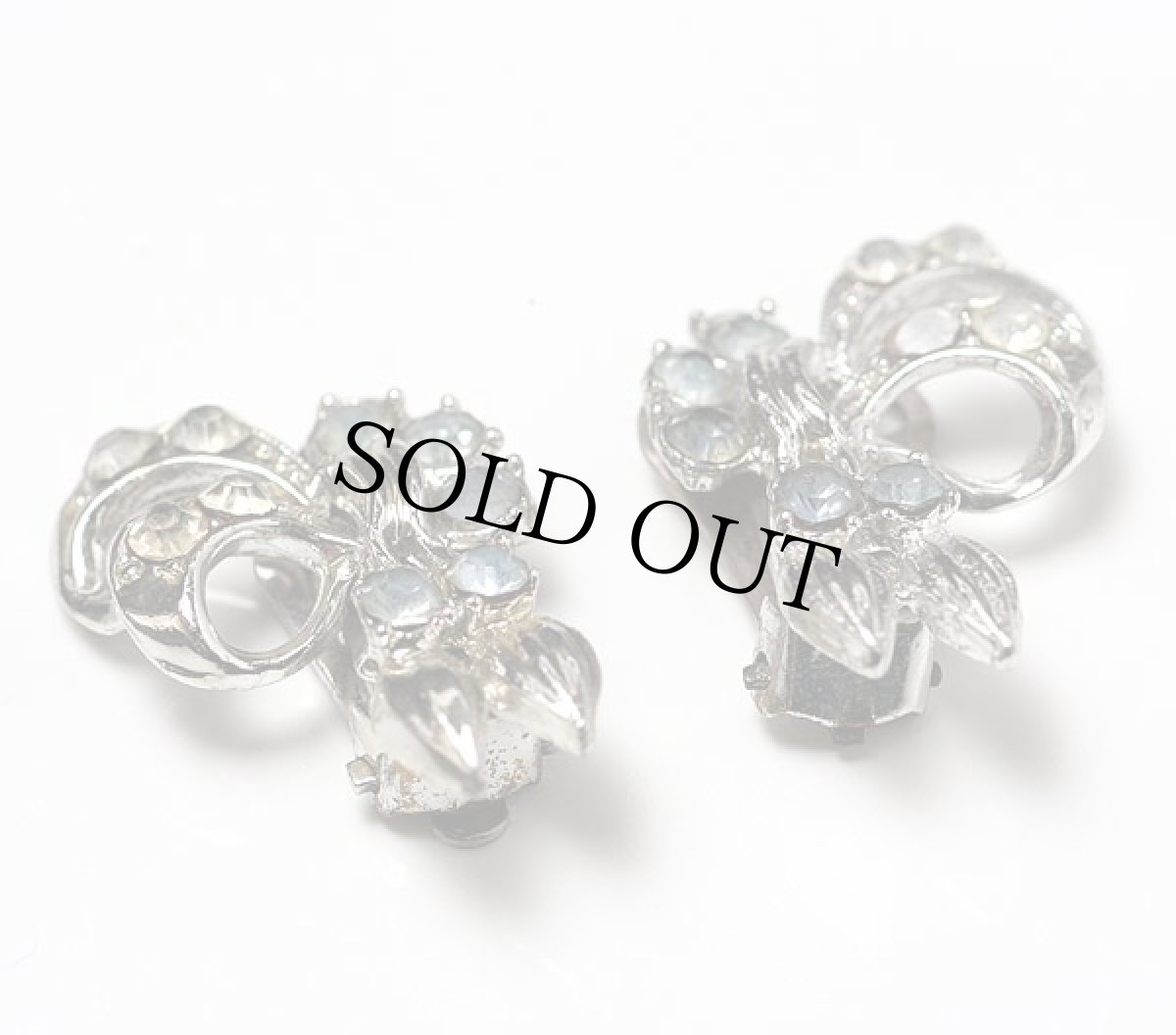 画像2: 〈Coro〉コロ社製キラキラと輝くラインストーンのイヤリング (2)