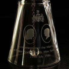 画像9: 英国王室 アンドルー王子&サラ・ファーガソンさんご成婚記念 シルバープレートとクリスタルガラスのディナーベル (9)