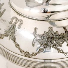 画像9: イギリス 英国銀器 1920年代 美しい優雅な銀細工のジャグ (9)
