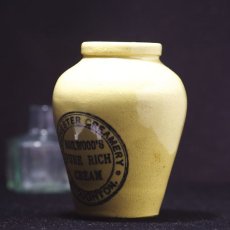 画像2: イギリス 1900年代 HAILWOOD'S PURE RICH CREAM陶器ポット (2)