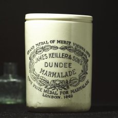 画像1: イギリス 1900年代 ダンディ(DUNDEE)のマーマレード ロゴ入り陶器ジャー(約 高さ11.3ｃｍ) (1)