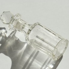 画像2: イギリス アンティーク ガラスボトル ガラスストッパー付き (約高さ11.8cm) (2)