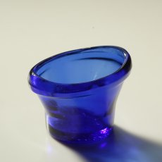 画像3: イギリス 1950s アンティークガラス アイカップ OPTREX SAFE-GUARDS SIGHT コバルトブルー (3)