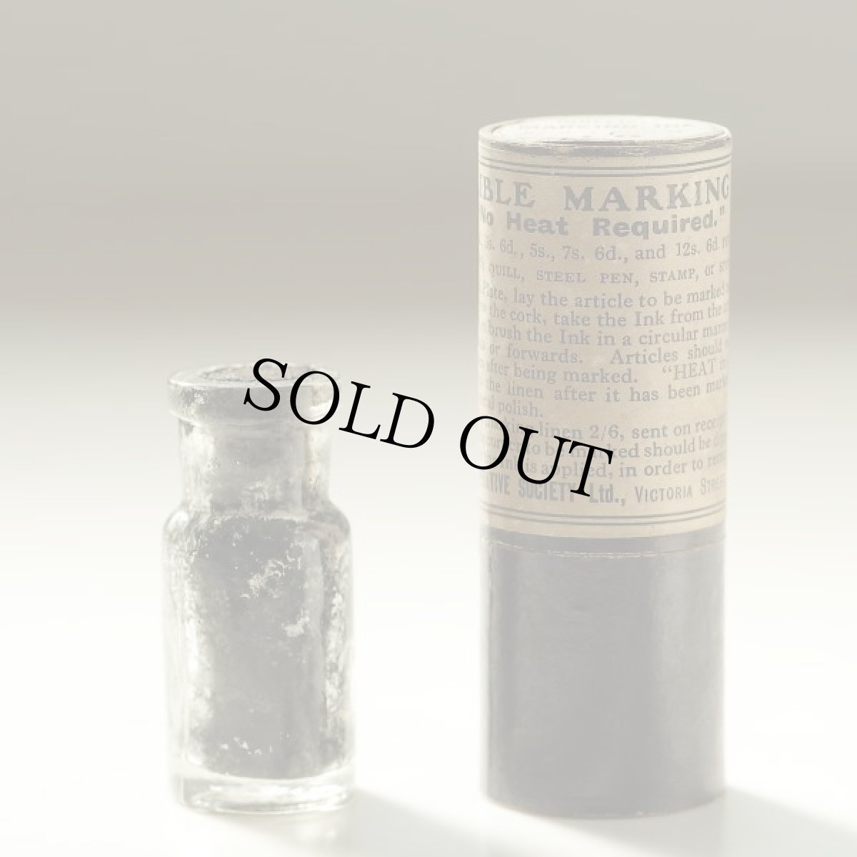 画像1: イギリス 紙ケース付 ミニボトル アンティークガラス瓶 MARKING INK (1)
