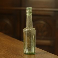 画像3: イギリス アンティーク瓶 ガラスストッパー付き GOODALL BACKHOUSE&Co(高さ約19.5cm) (3)
