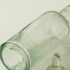 画像10: イギリス アンティーク瓶 ガラスストッパー付き GOODALL BACKHOUSE&Co(高さ約19.5cm) (10)