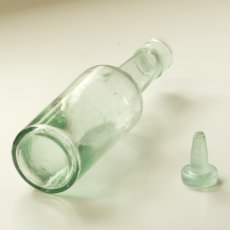 画像6: イギリス アンティーク瓶 ガラスストッパー付き GOODALL BACKHOUSE&Co(高さ約19.5cm) (6)