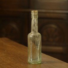画像4: イギリス アンティーク瓶 ガラスストッパー付き GOODALL BACKHOUSE&Co(高さ約19.5cm) (4)