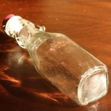 画像6: イギリス 締め栓ストッパー付き古いガラス瓶 KILNER (高さ約20.0cm) (6)