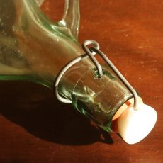 画像7: イギリス 締め栓ストッパー付き古いガラス瓶 ハンドル (高さ約17.0cm) (7)