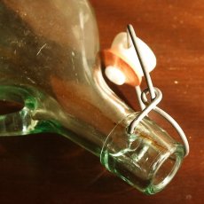 画像8: イギリス 締め栓ストッパー付き古いガラス瓶 ハンドル (高さ約17.0cm) (8)