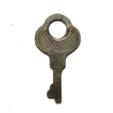 画像2: イギリス アンティーク 小さな小さな鍵 ミニミニキー 約3.7cm (2)