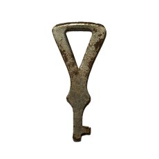画像1: イギリス アンティーク 小さな小さな鍵 ミニミニキー 約3.5cm (1)