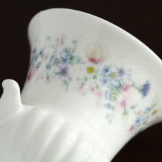 画像4: イギリス 1980s ウェッジウッド エンジェラ URNスタイル 花瓶 (4)