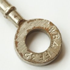画像3: イギリス アンティークドアキー GIBBONS製古い鍵 刻印WB4/FF32 約7.9cm (3)