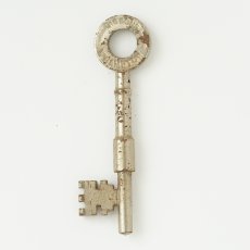 画像2: イギリス アンティークドアキー GIBBONS製古い鍵 刻印WB4/FF30 約7.9cm (2)