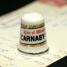 画像1: イギリス CARNABY ST. カーナビー・ストリート 英国陶製シンブル(指貫) (1)
