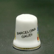 画像4: イギリス BARCELONA GAUDI バルセロナ ガウディ 英国陶製シンブル(指貫) (4)